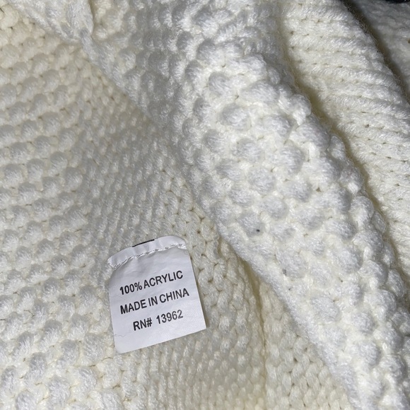 Knitted hat with ears - Picture 3 of 4